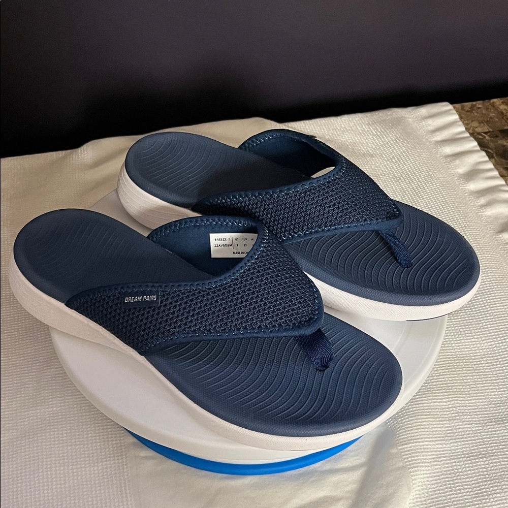 Dream Pairs Navy and White Sandals